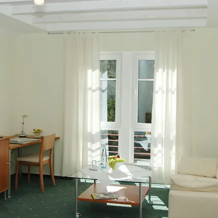 福斯豪斯莱姆斯特肯沃德酒店