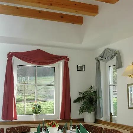 فندق Waldhotel Forsthaus Remstecken 3*