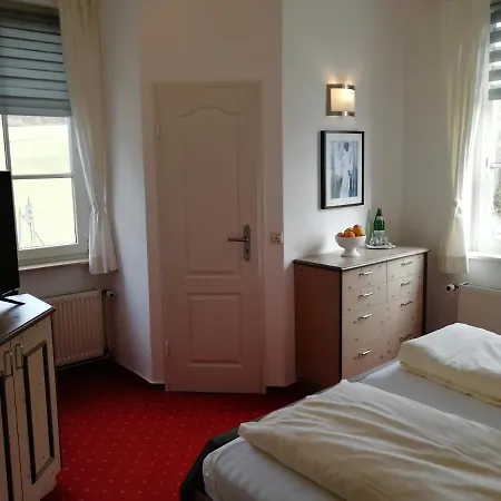 فندق Waldhotel Forsthaus Remstecken 3*